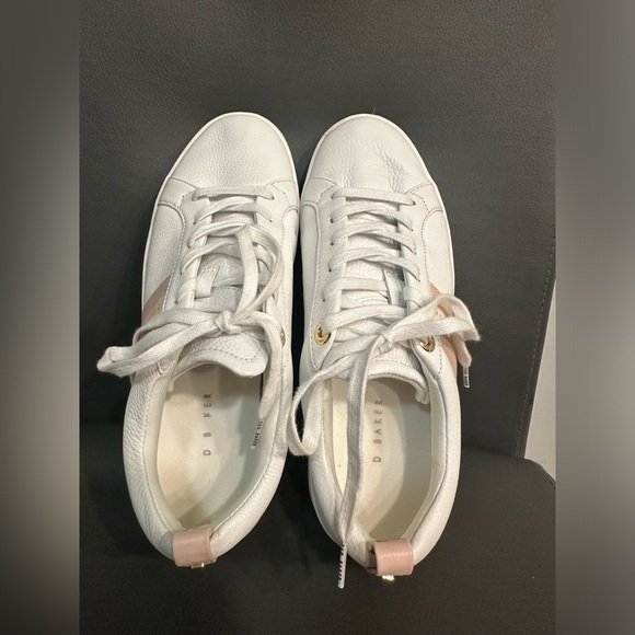 TED BAKER WHITE LEATHER SNEAKERS - Picture 8 of 9